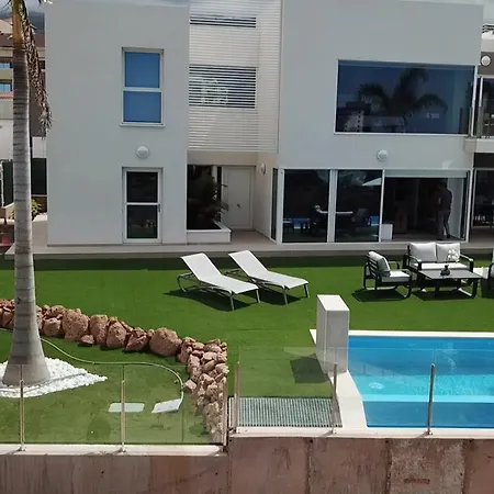 Luxury - Oasis Tucan ***** Willa