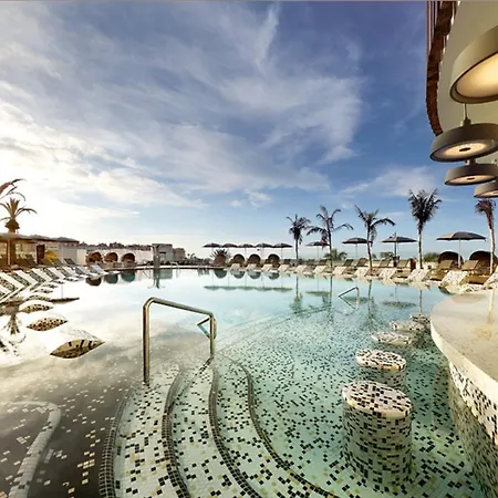 Willa Luxury - Oasis Tucan ***** *